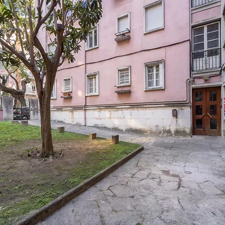 Akicity Leaf Apartment